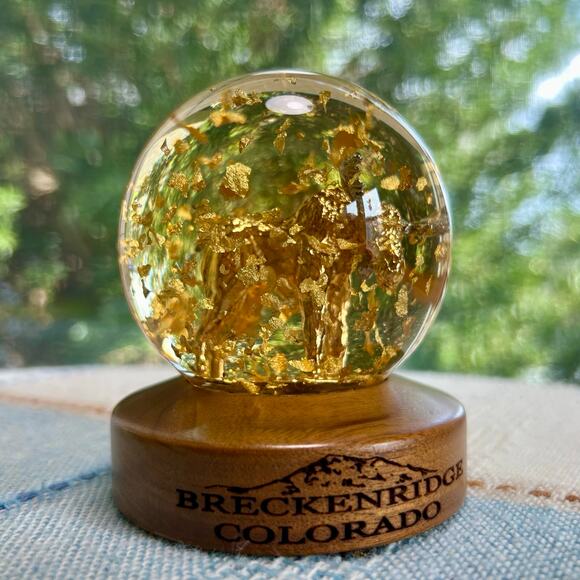 Vintage Golden Rain Snow Globe with 24K Gold Flakes and Elk Figurine - Picture 7 of 12